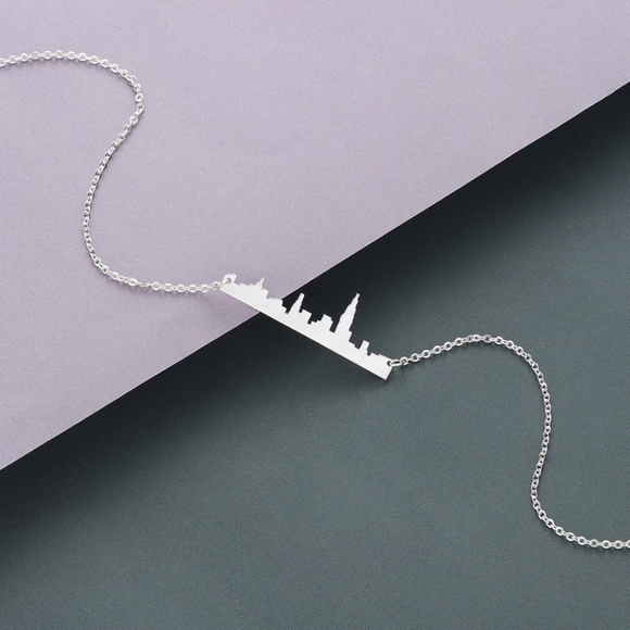 Dainty NYC New York Skyline Silver Necklace - Picture 3 of 6